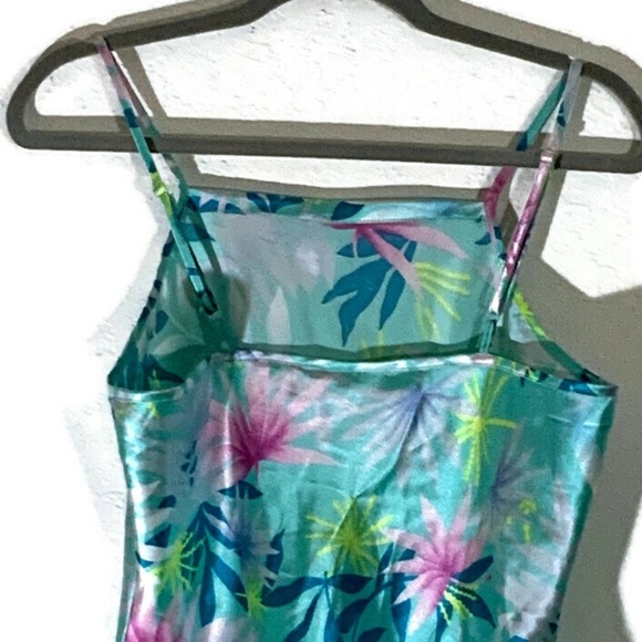 La Fleur Floral Sleeveless Lingerie Satin Top Med - Picture 7 of 8